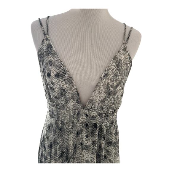 She + Sky Women Gray White Maxi Dress Snake Skin V Neck Summer Size L - Picture 4 of 9